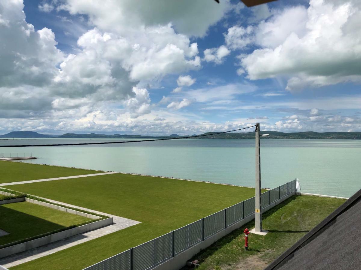 Hullam Apartman Balatonlelle Exterior photo